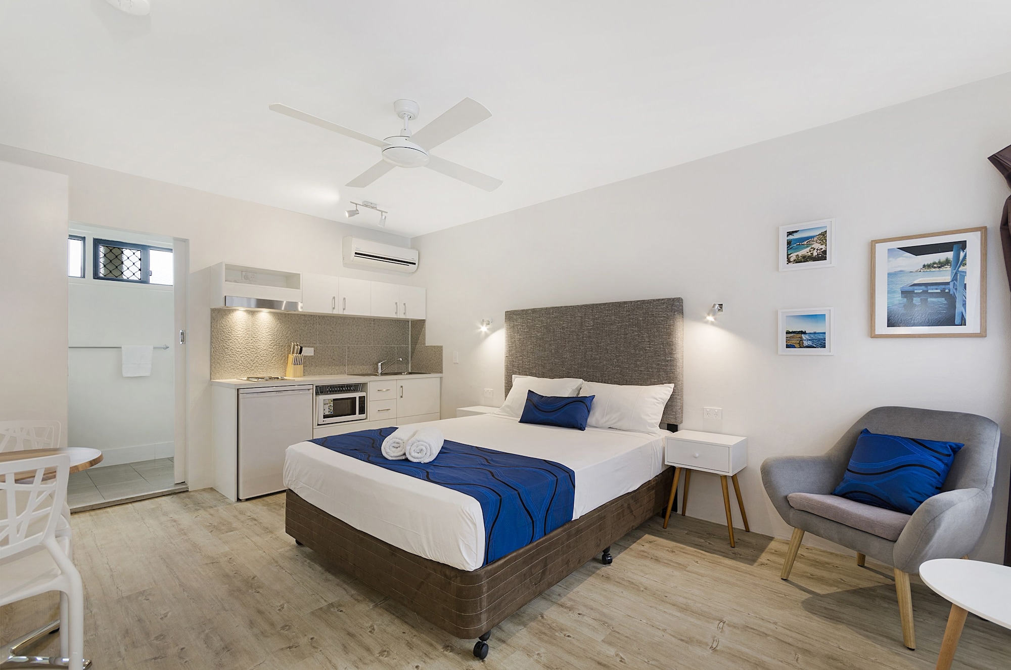 STUDIO, QUEEN BED