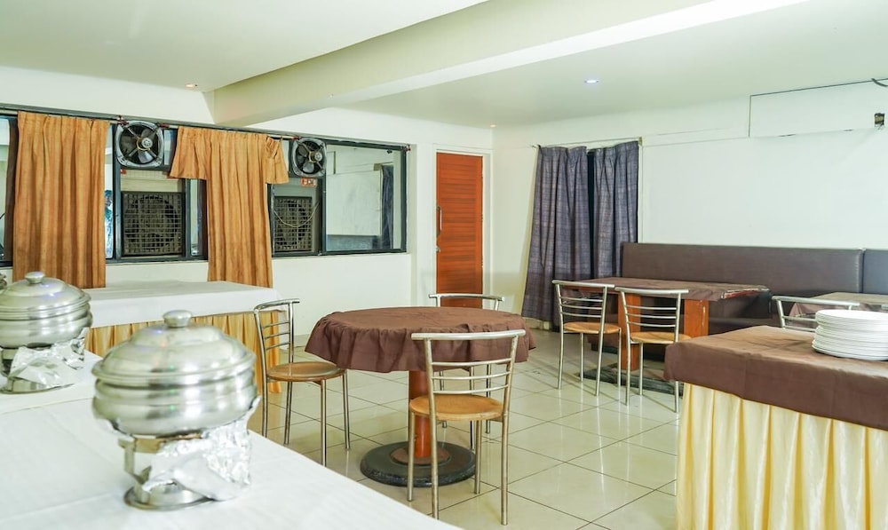 HOTEL LALS PLAZA 13/15