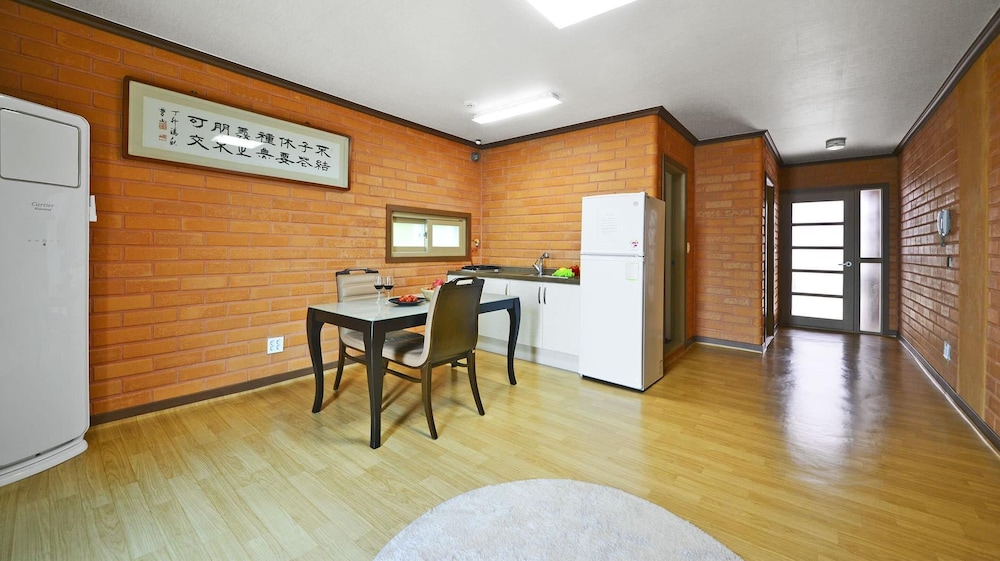 Yeosu Hwangto Pension 32/50