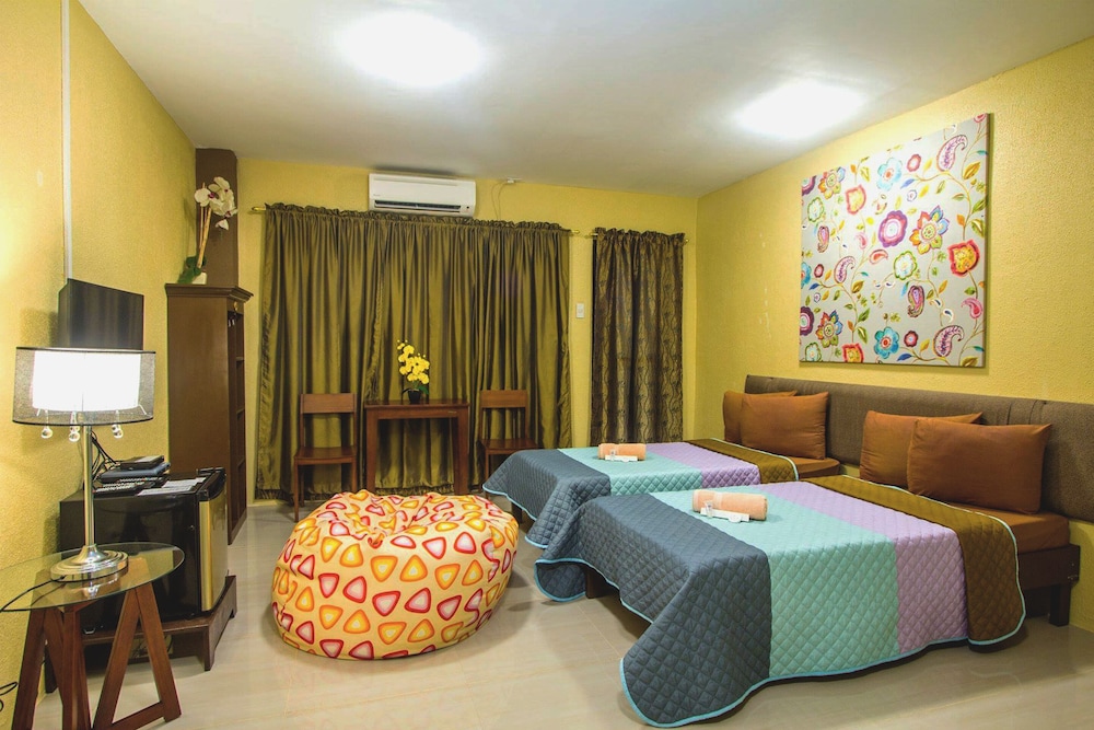 غرفة بسرير مزدوج بإطلالة على الجبل، Alta Bohol Garden Resort 7/8