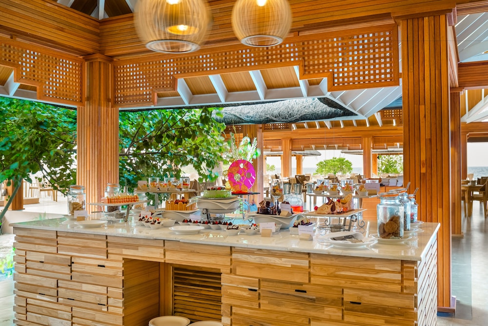 Kudafushi Resort and Spa 38/56