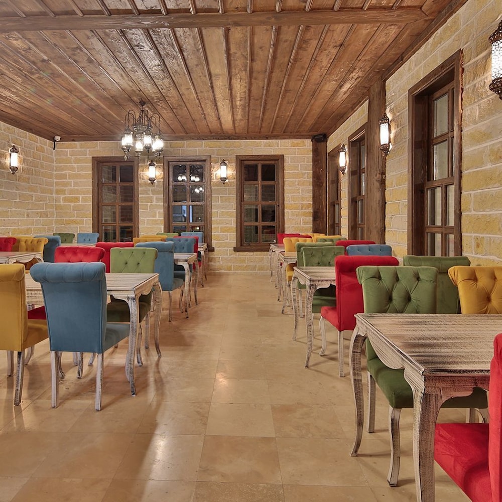 Elevres Stone House Hotel 53/67