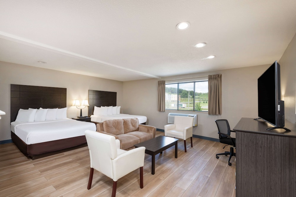 Days Inn by Wyndham Somerset PA I-70 I-76 12/25