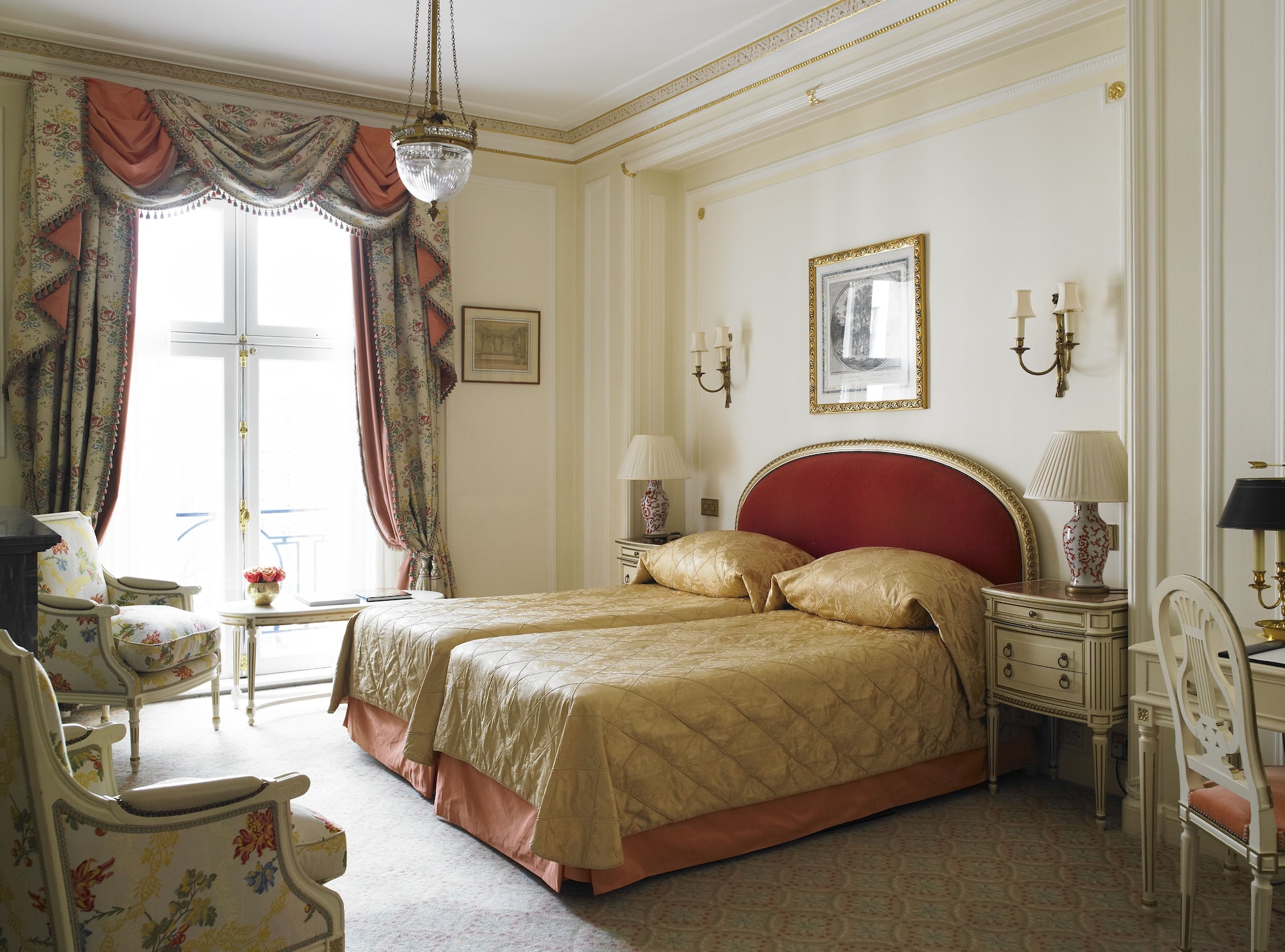 SUPERIOR, DOUBLE BED