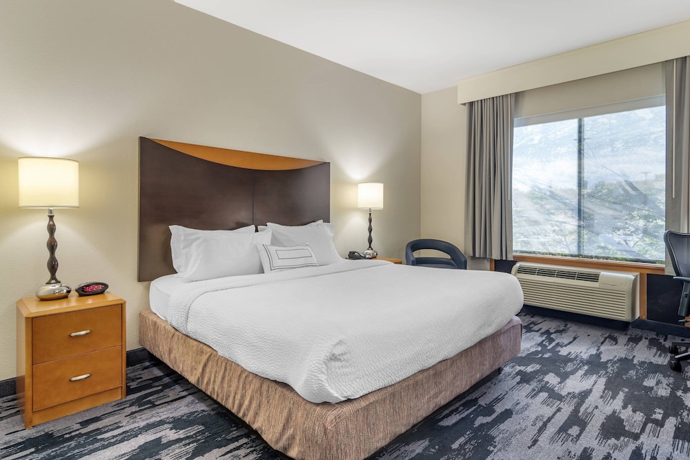 Fairfield Inn Suites Commerce 8/30