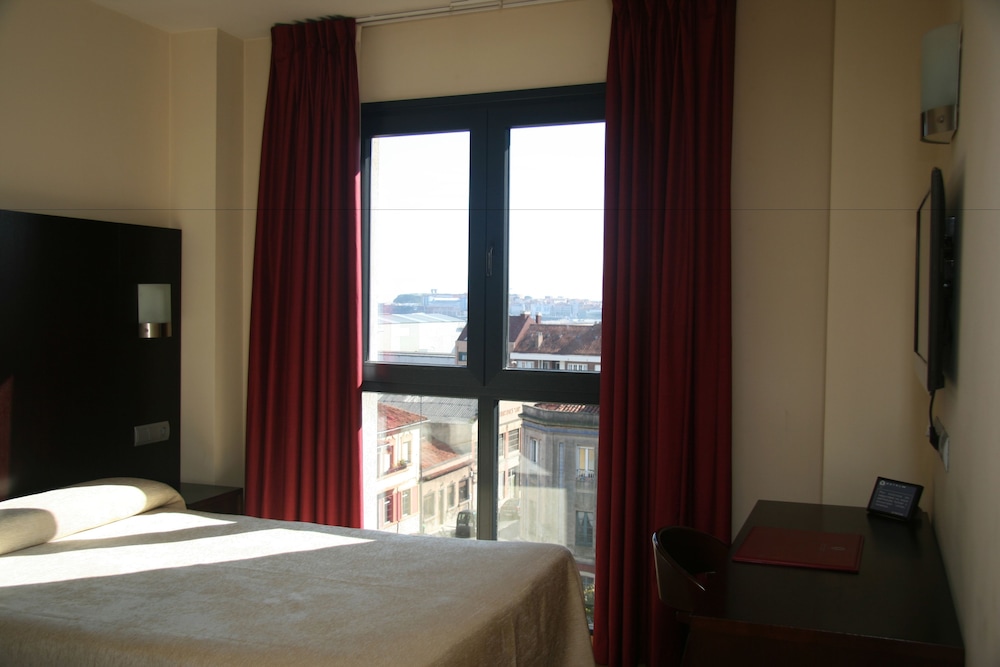 Hotel 44 10/28