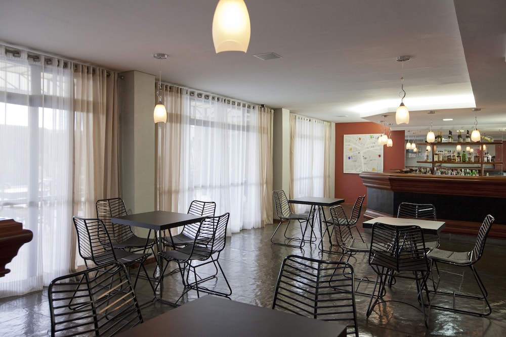 BRISTOL EXCELER PLAZA HOTEL 53/67