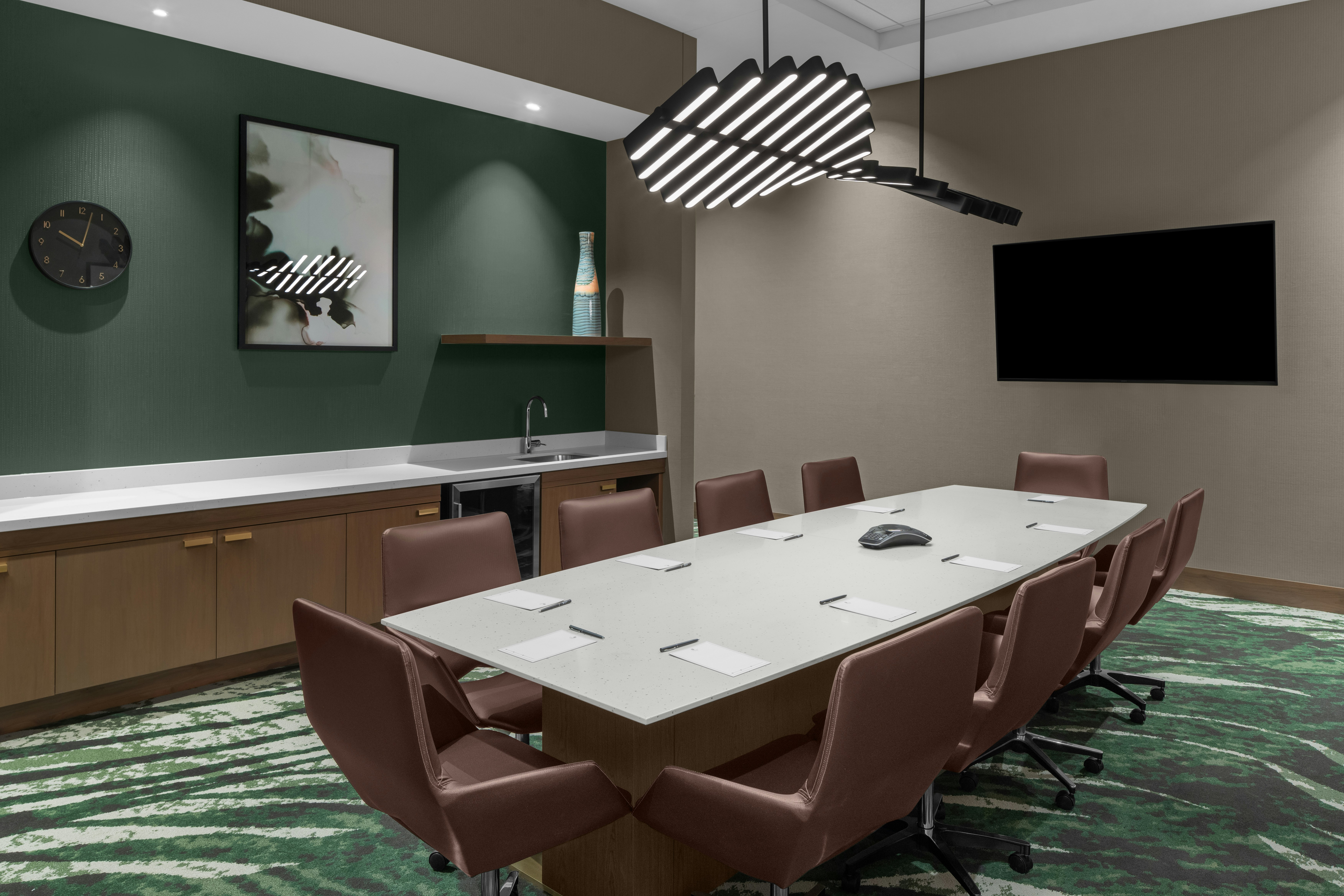 Embassy Suites by Hilton Madison Downtown 23/25