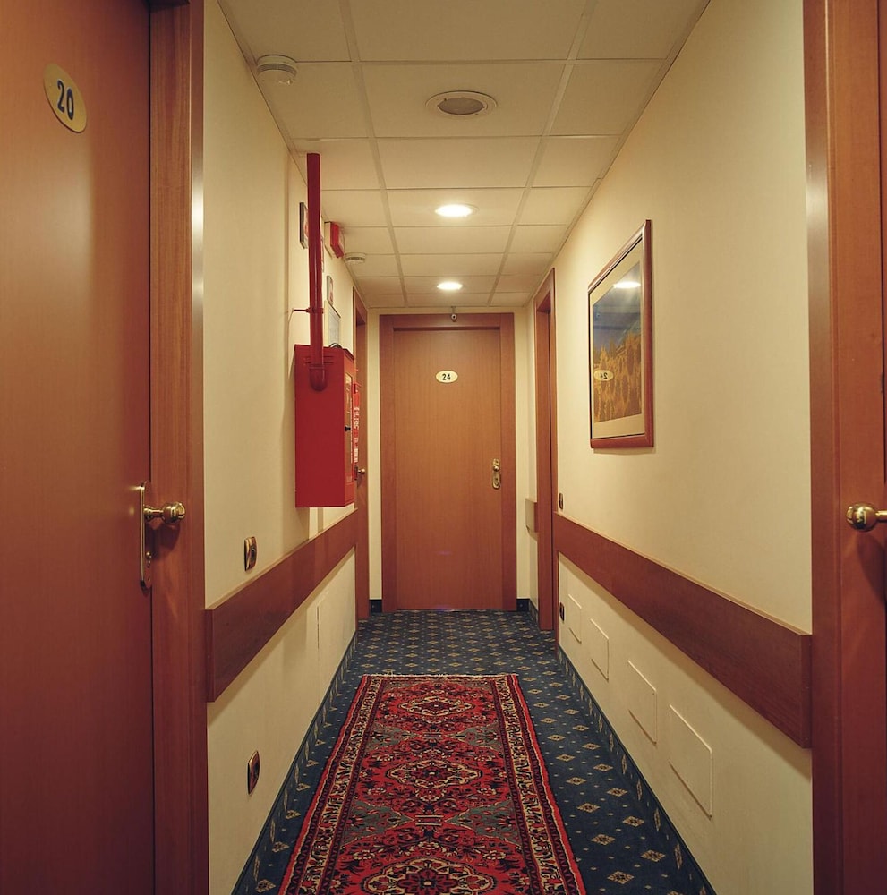 Hotel Dieci 5/66