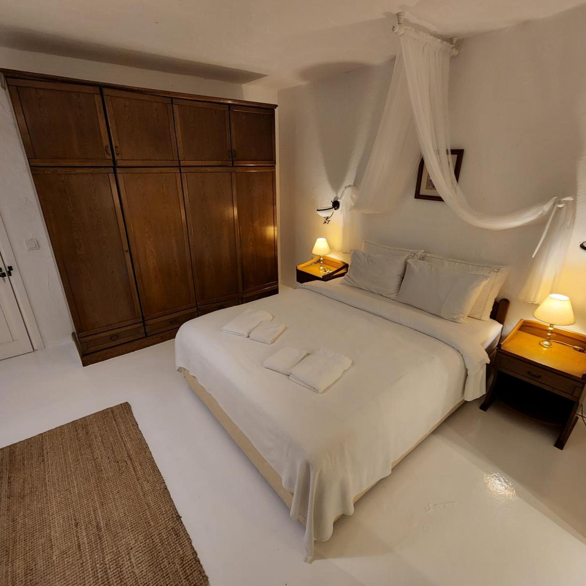 Budget, Double Bed, No Window
