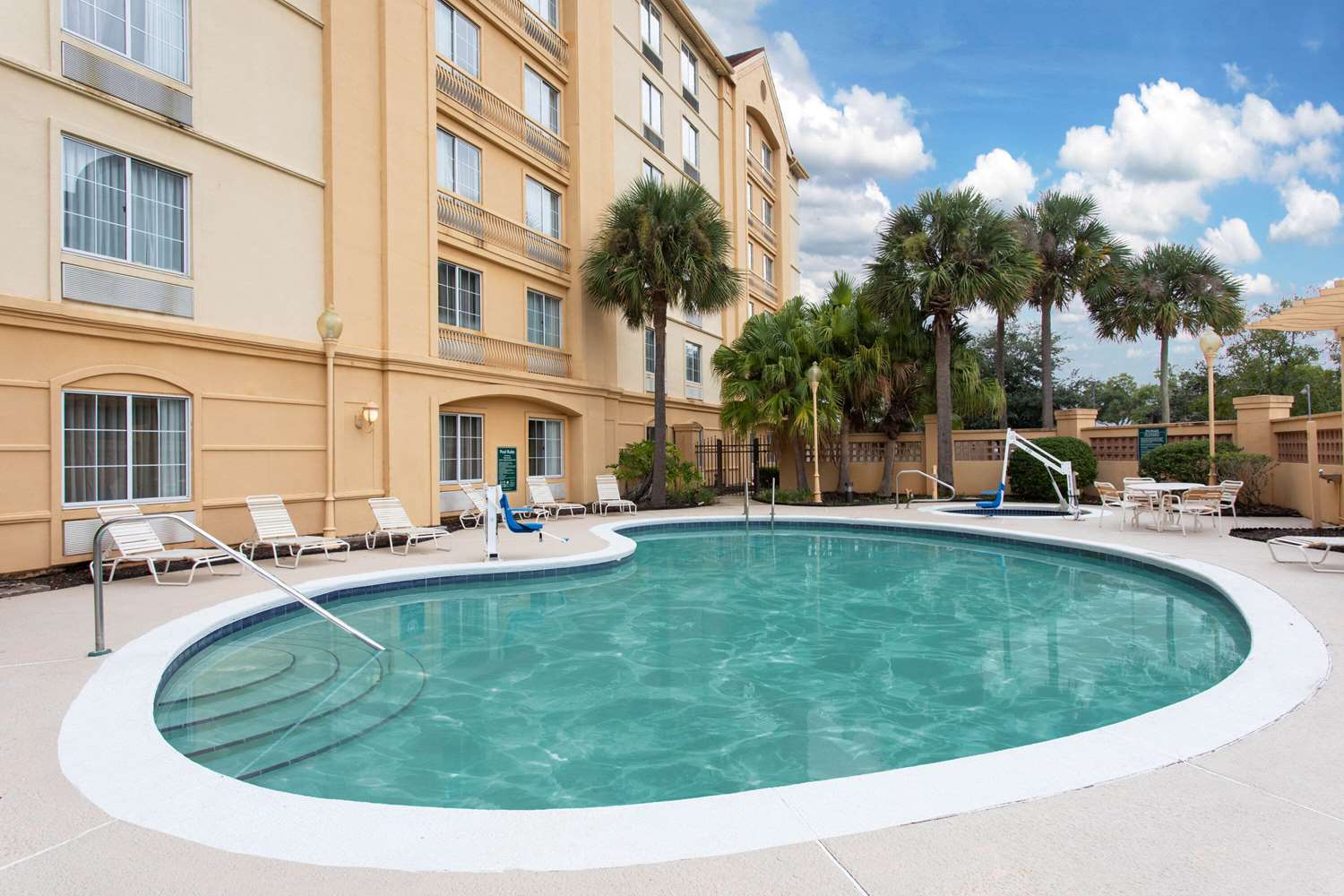 La Quinta Inn & Suites by Wyndham Jacksonville Butler Blvd 51/55