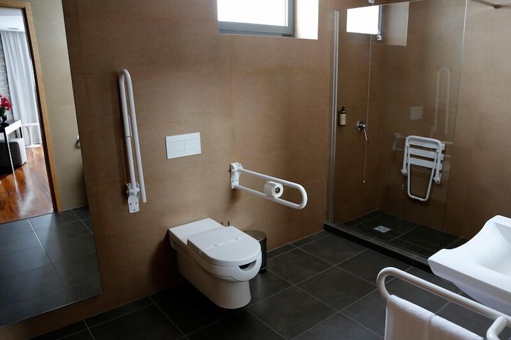 LBV HOUSE HOTEL 47/50