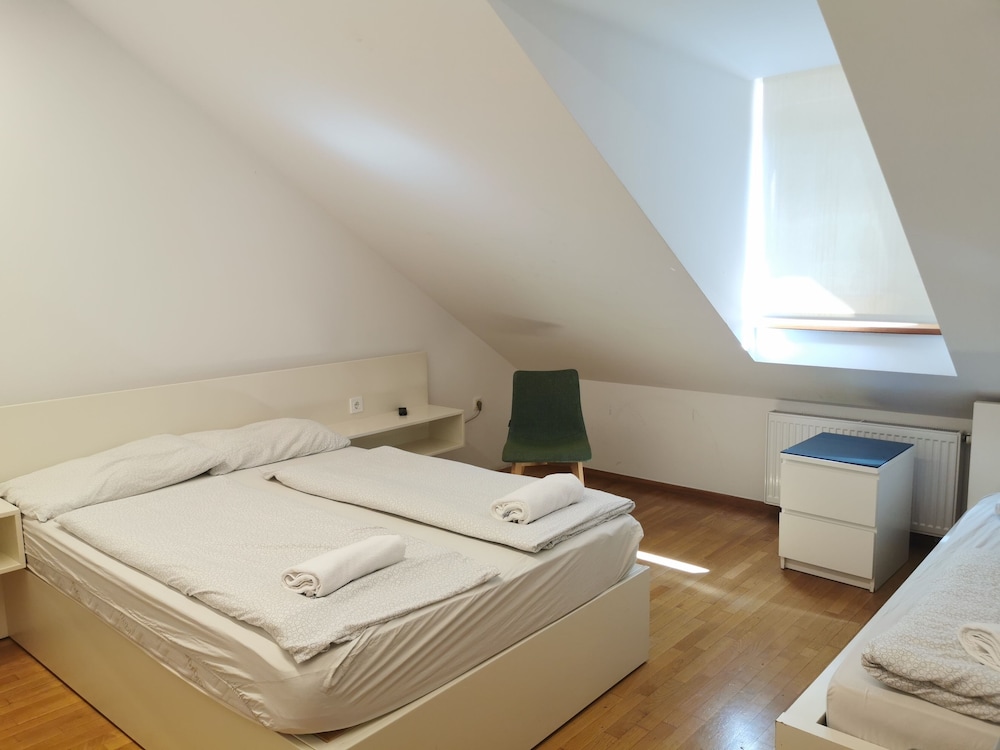 Rooms Sincere 1830 3/25