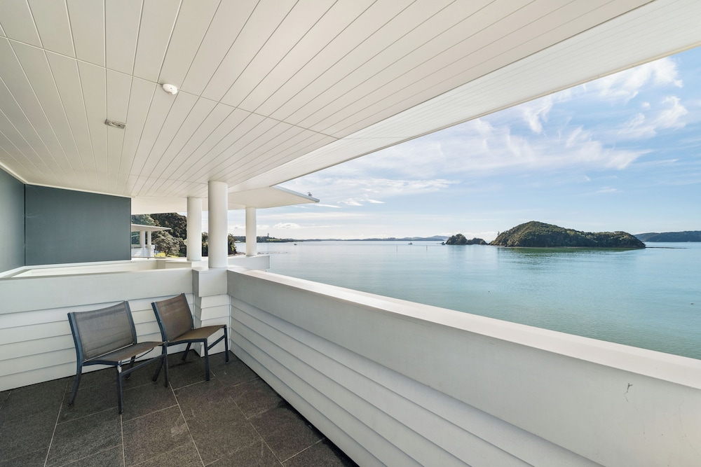 The Waterfront Suites Heritage Collection 21/50