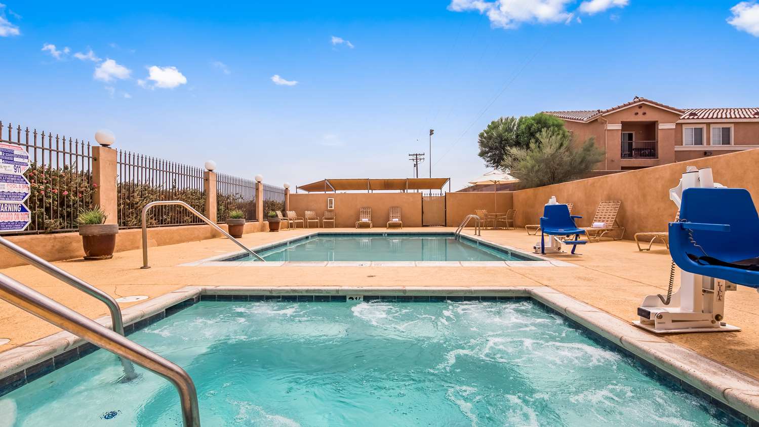 Best Western Plus Main Street Inn 19/38