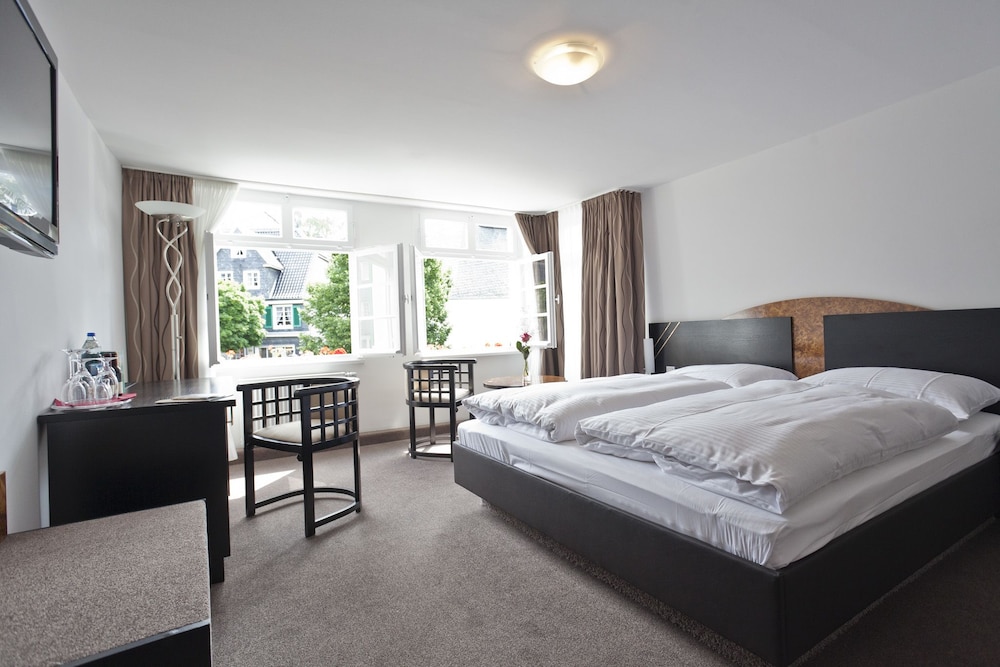 HOTEL GRAFRATHER HOF 10/49