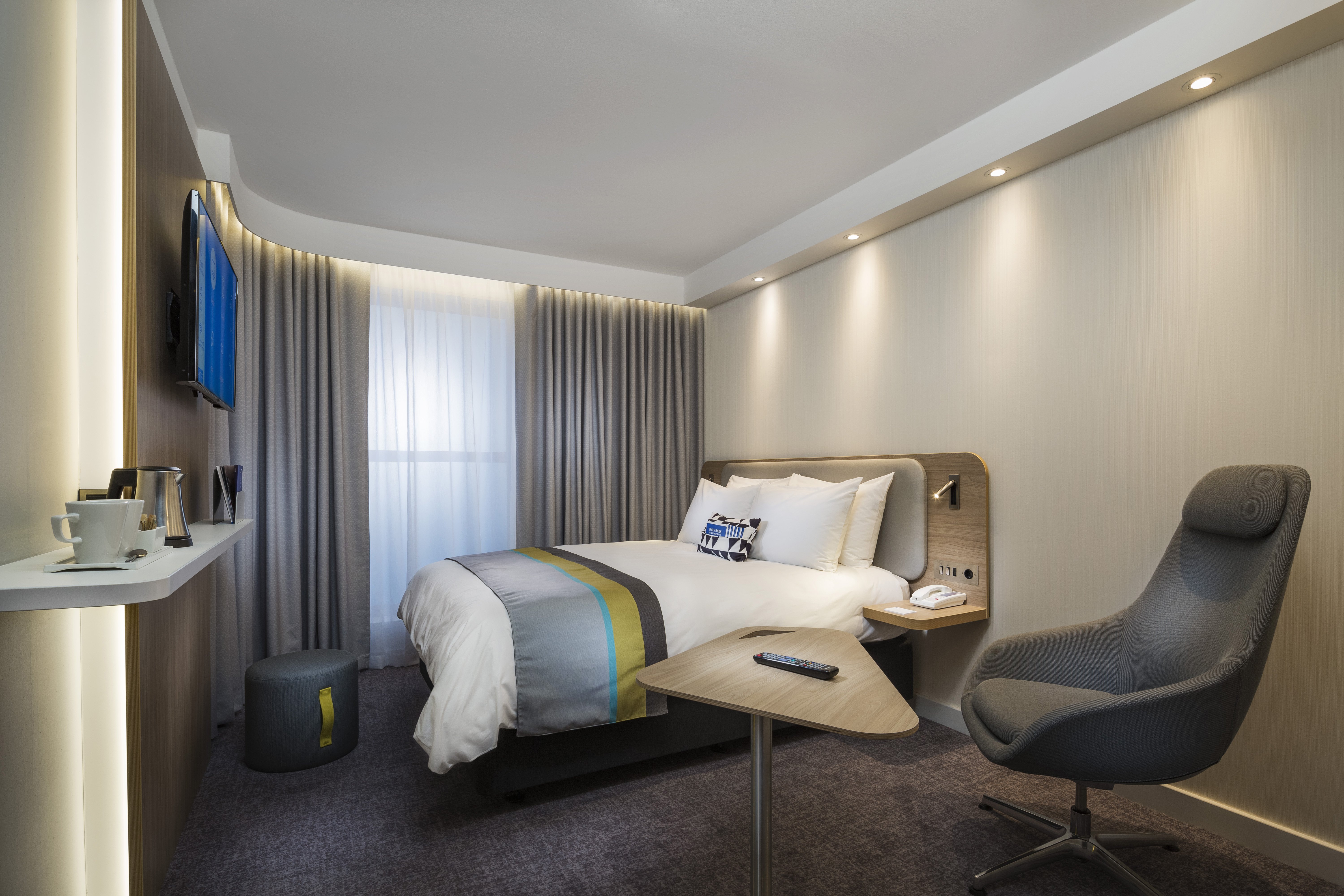 Holiday Inn Express Dublin Airport 6/30