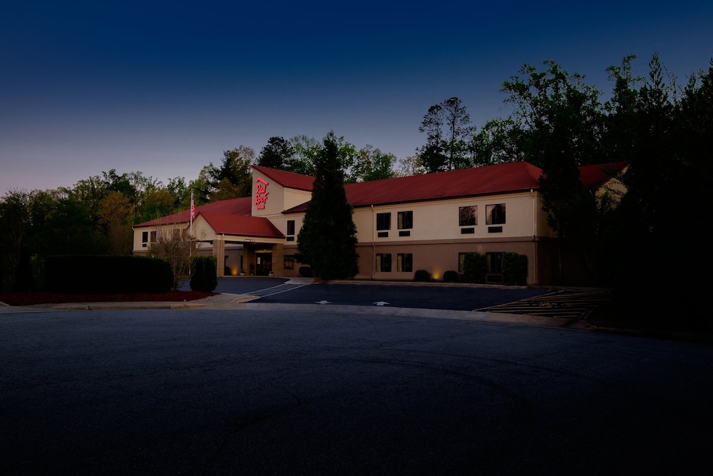 Red Roof Inn Hendersonville 2/32