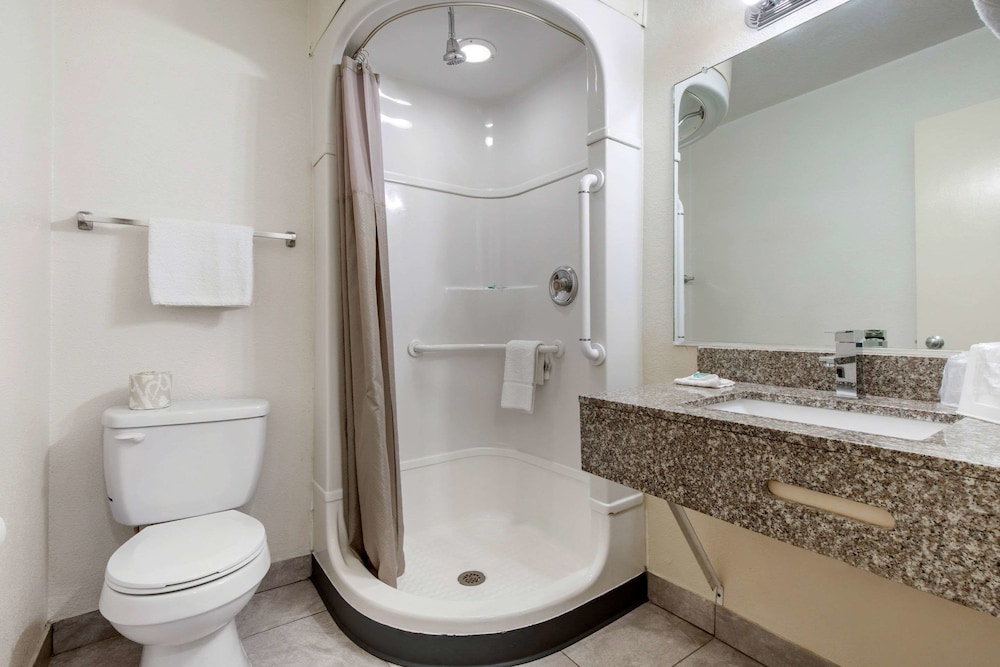Rodeway Inn Winston Salem Route 52 25/25