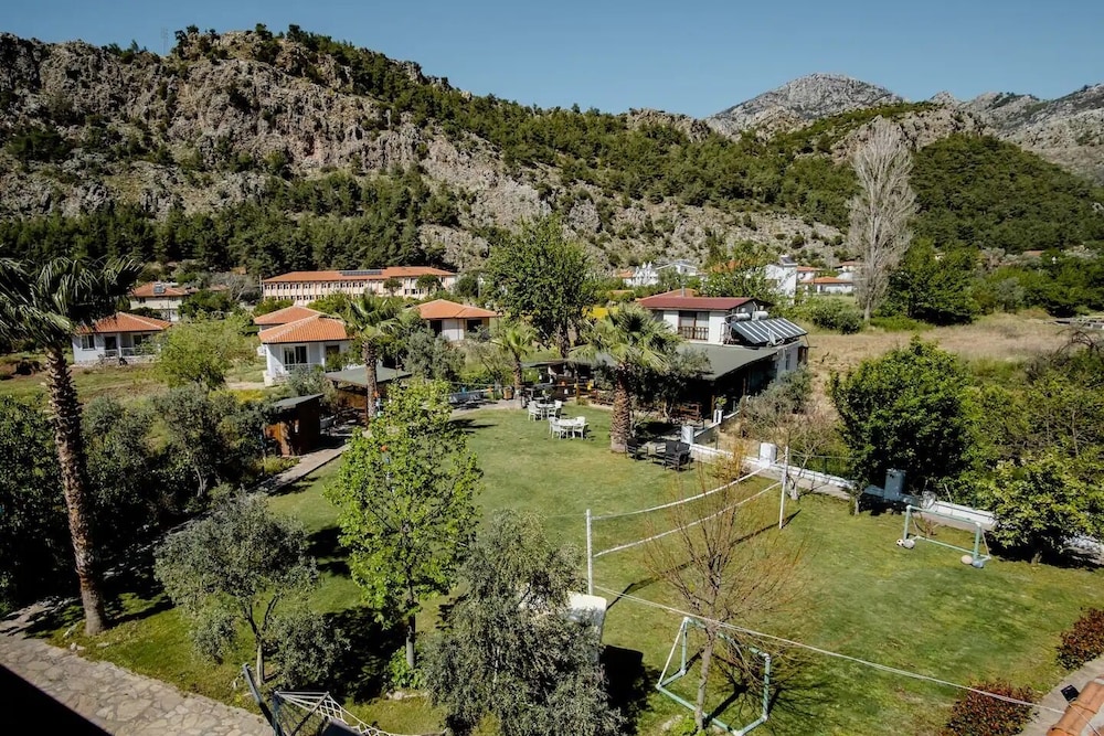 Bybassios Hotel 28/37