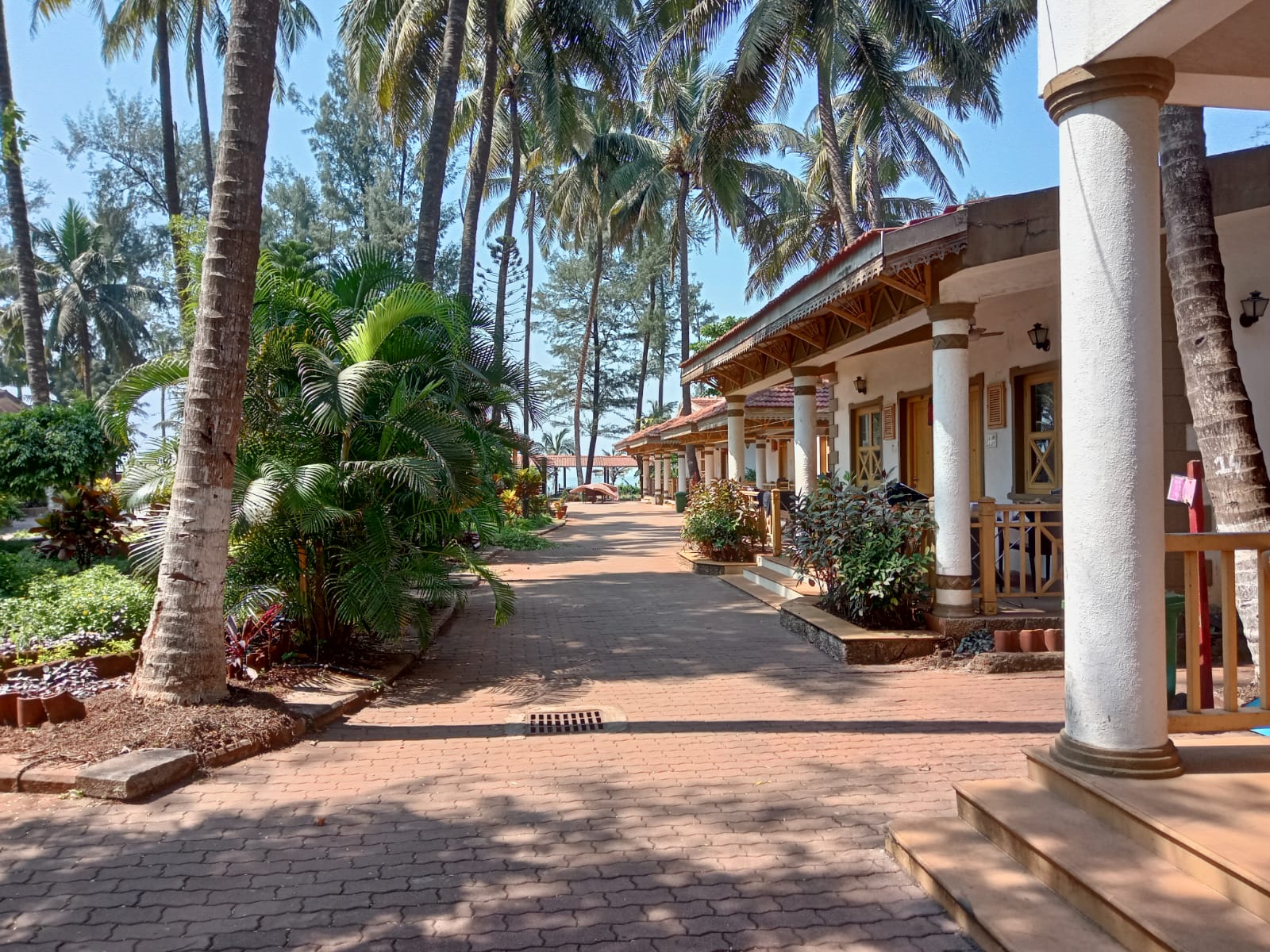 Golden Swan Beach Resort 17/17
