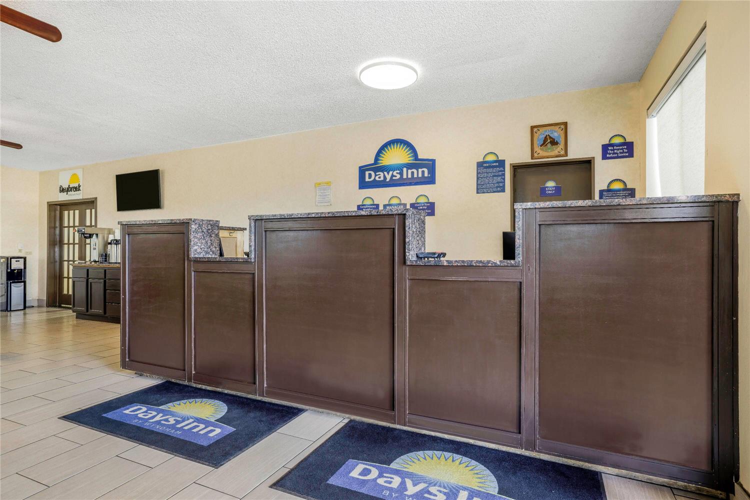 Days Inn by Wyndham Cortez 5/15