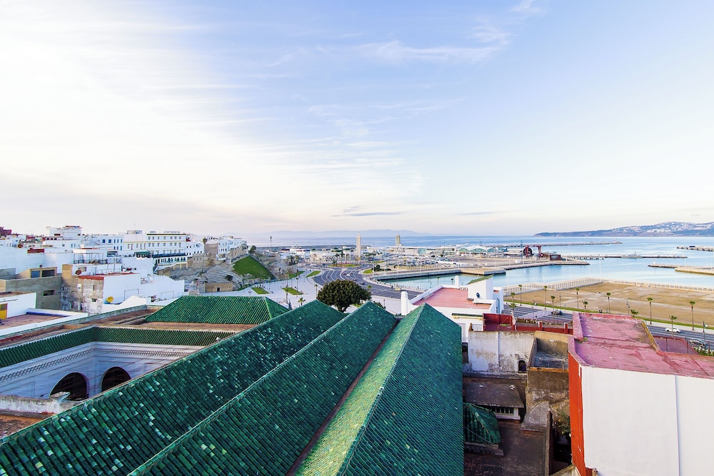 HOTEL MAMORA 70/72