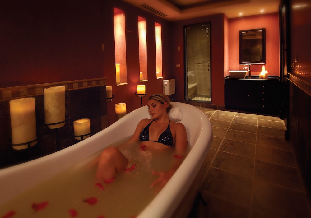 Reef Oasis Blue Bay Resort and Spa 24/48