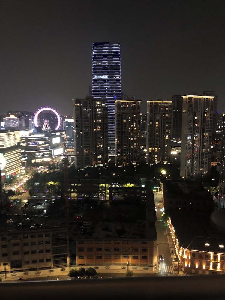 River House Near Peoples Square And The Bund 47/50