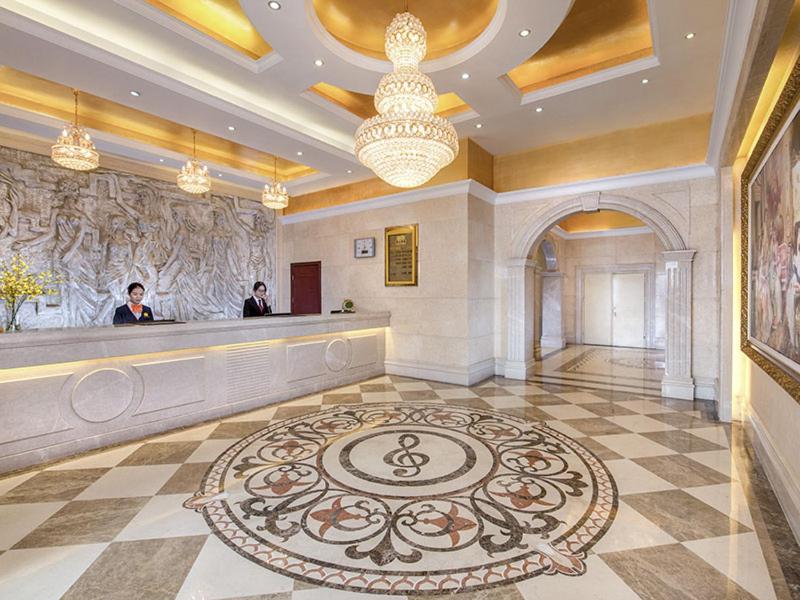 Vienna Hotel (Shenzhen Shuanglong Metro Station Longdong) 13/41