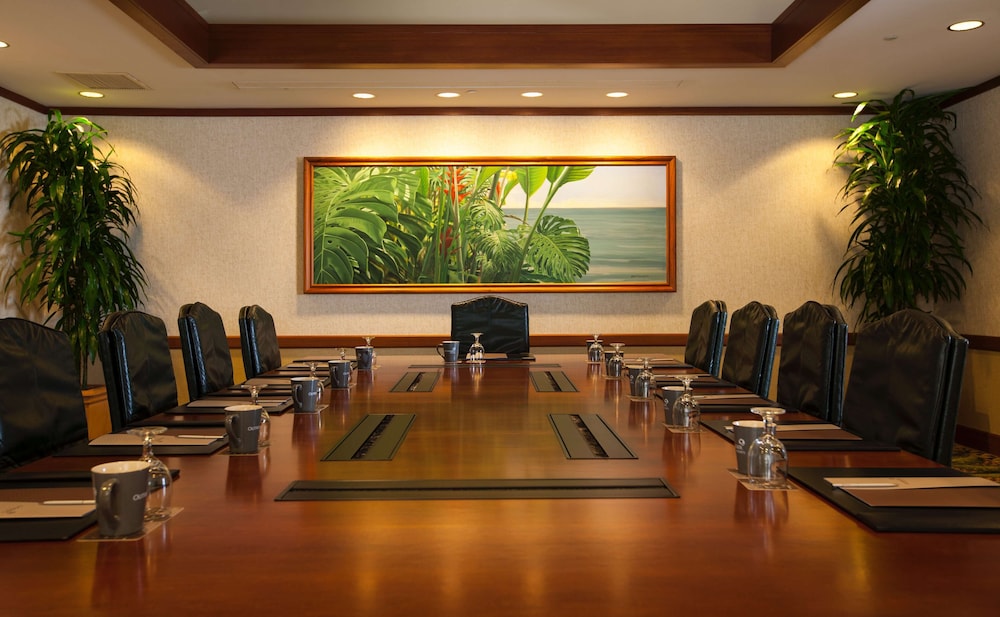 OUTRIGGER Waikiki Beach Resort 75/88