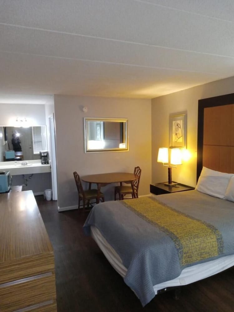 APM Inn & Suites 31/54