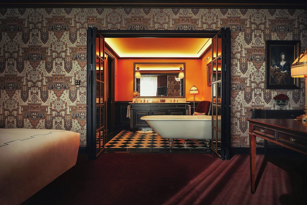 غرفة جونيور بسرير فردي بإطلالة على المدينة، L'Escape, a Luxury Collection Hotel, Seoul Myeongdong 6/7
