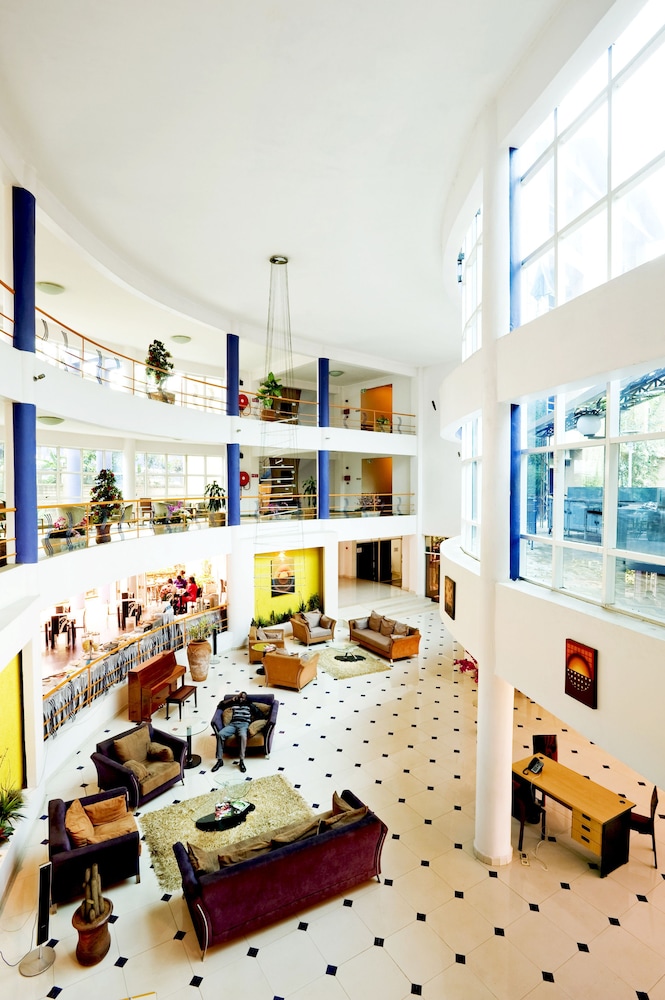 METROPOLE HOTEL 32/51