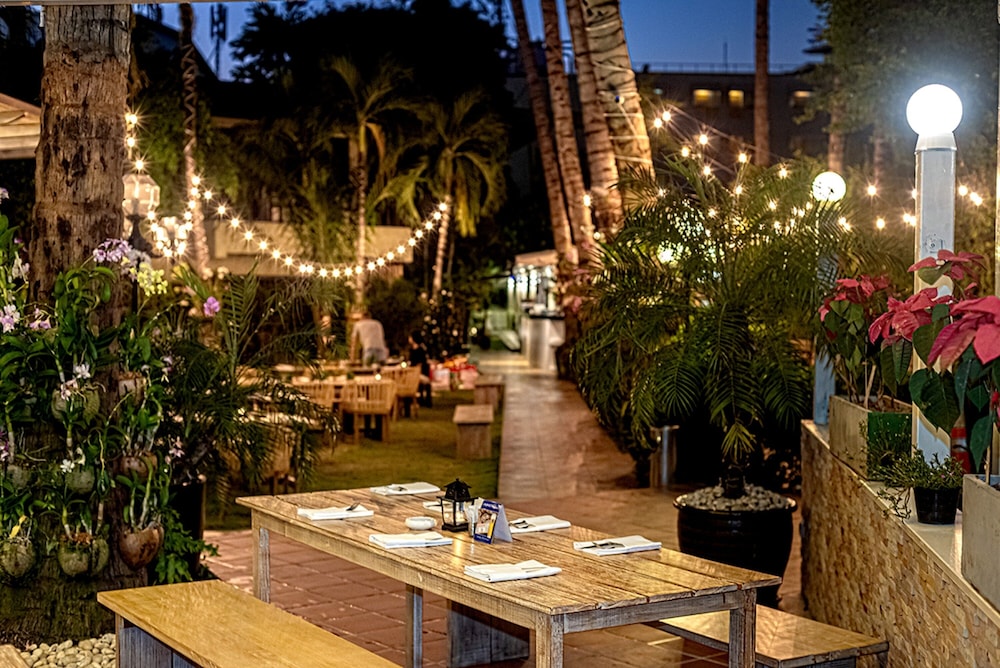 The Lokal Hotel Phuket 24/37