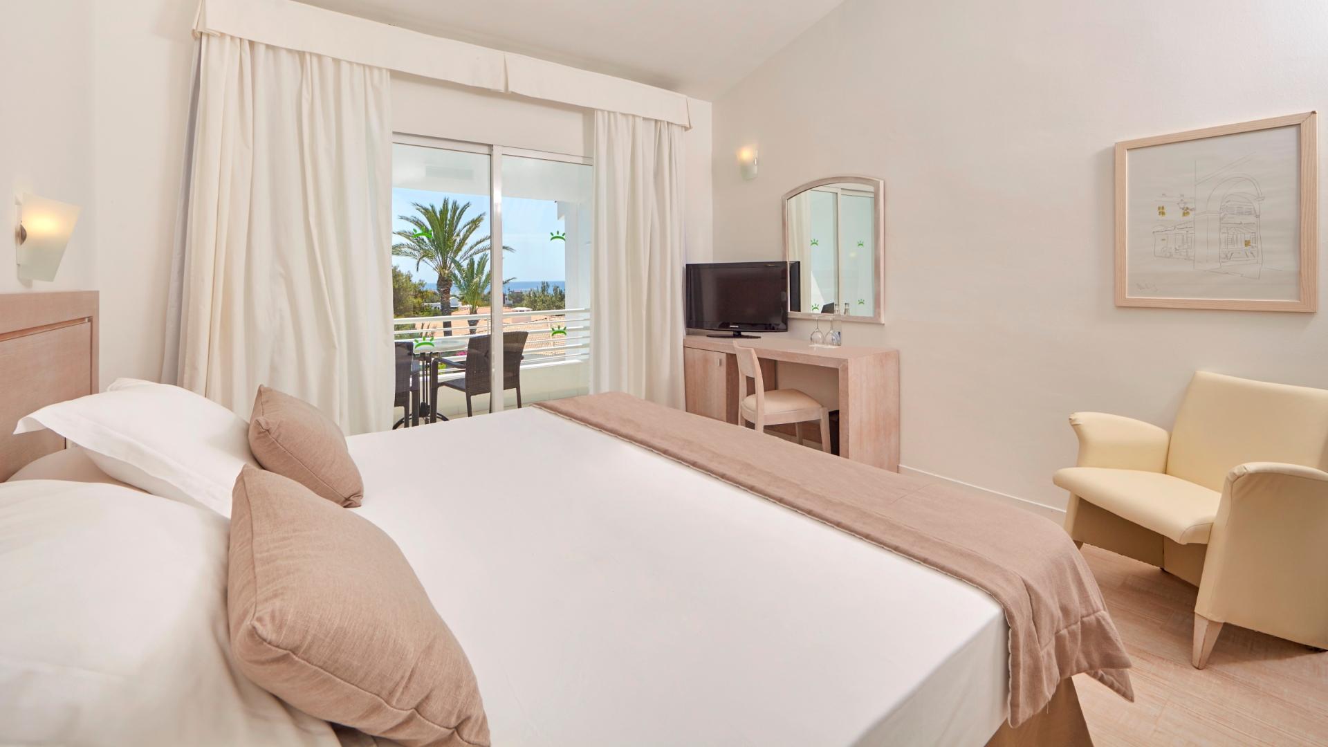 Prinsotel La Caleta Hotel And Apartments 14/50