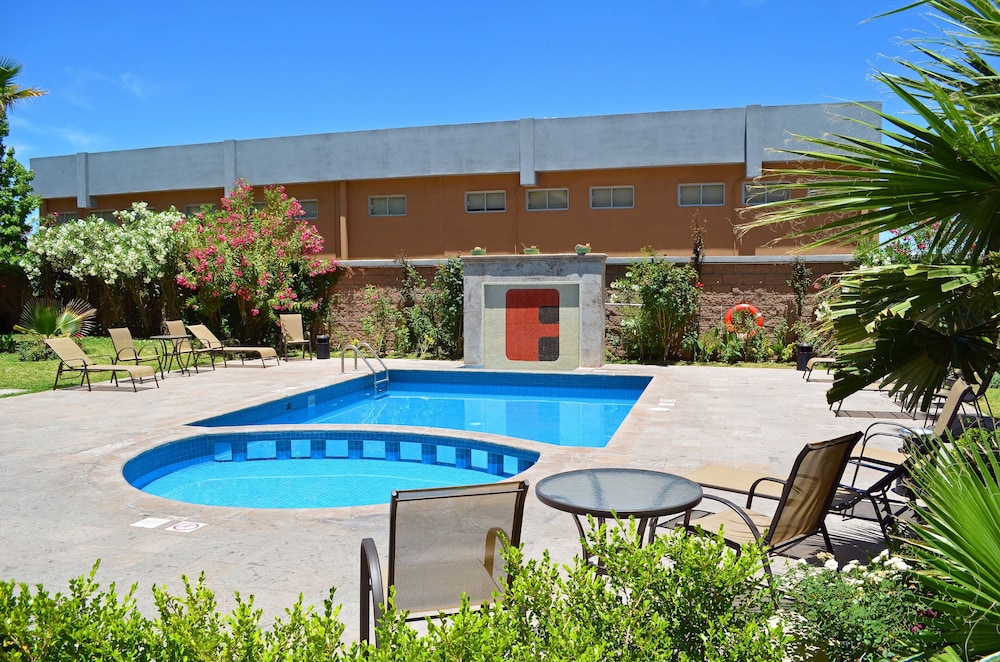 Fiesta Inn Nogales 6/42