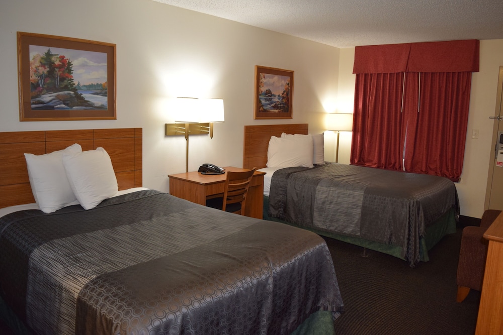 Oak Tree Inn Livonia West 7/22