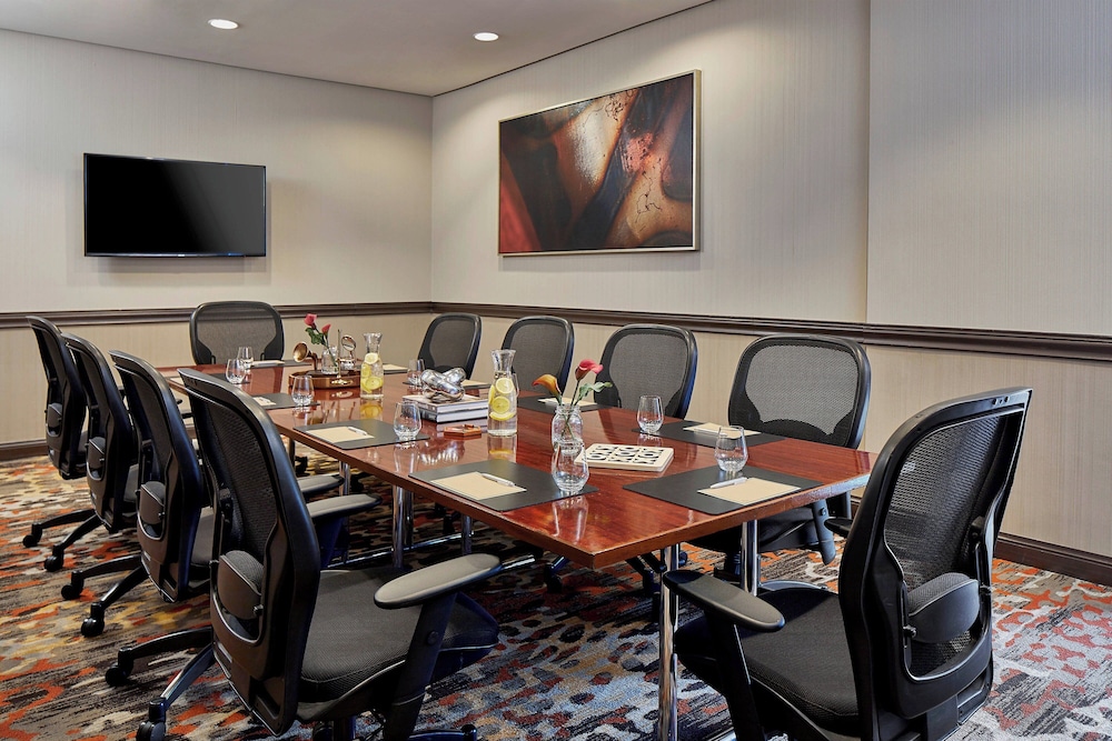 Renaissance Chicago Glenview Suites Hotel 59/72