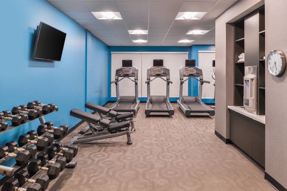 FAIRFIELD INN & SUITES CORALVILLE 28/49