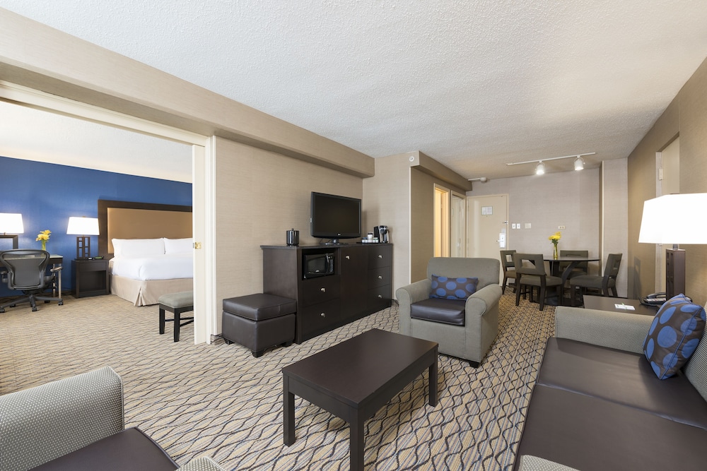Grand Royal Hotel O Hare Chicago 14/27