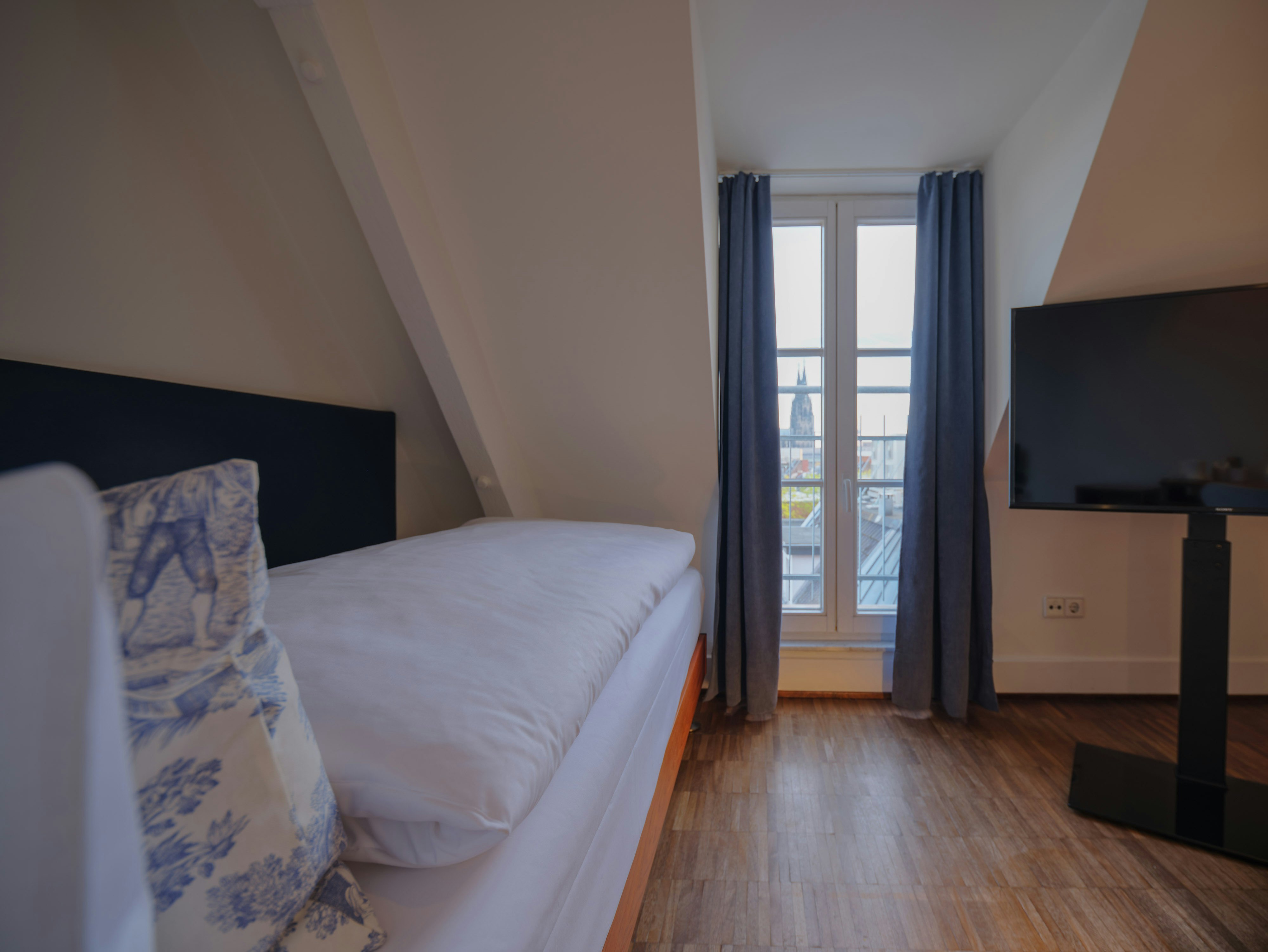 Classic, Single, Single Bed