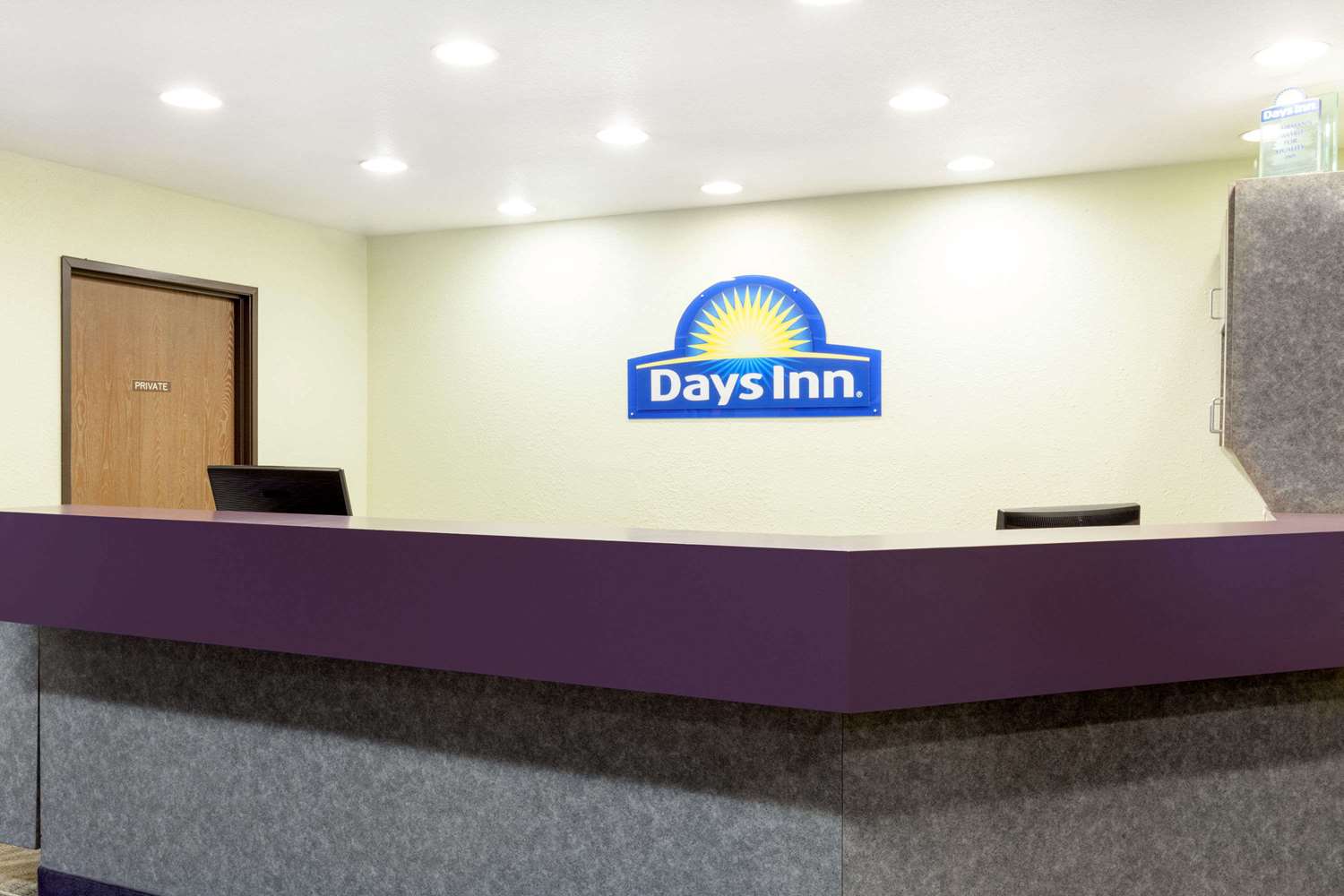 Days Inn by Wyndham Missoula Airport 4/15