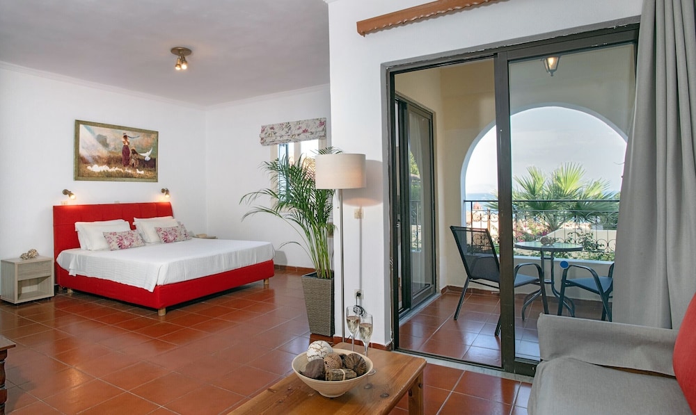 STUDIO, LAND VIEW, BALCONY