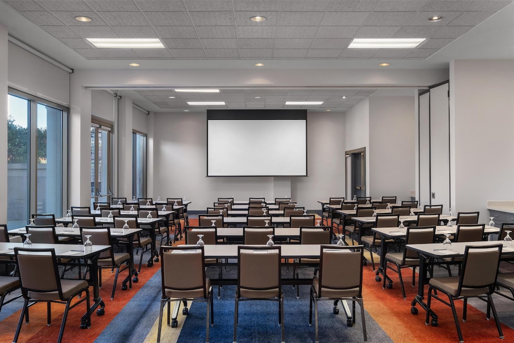 HYATT house Emeryville/San Francisco Bay Area 56/65
