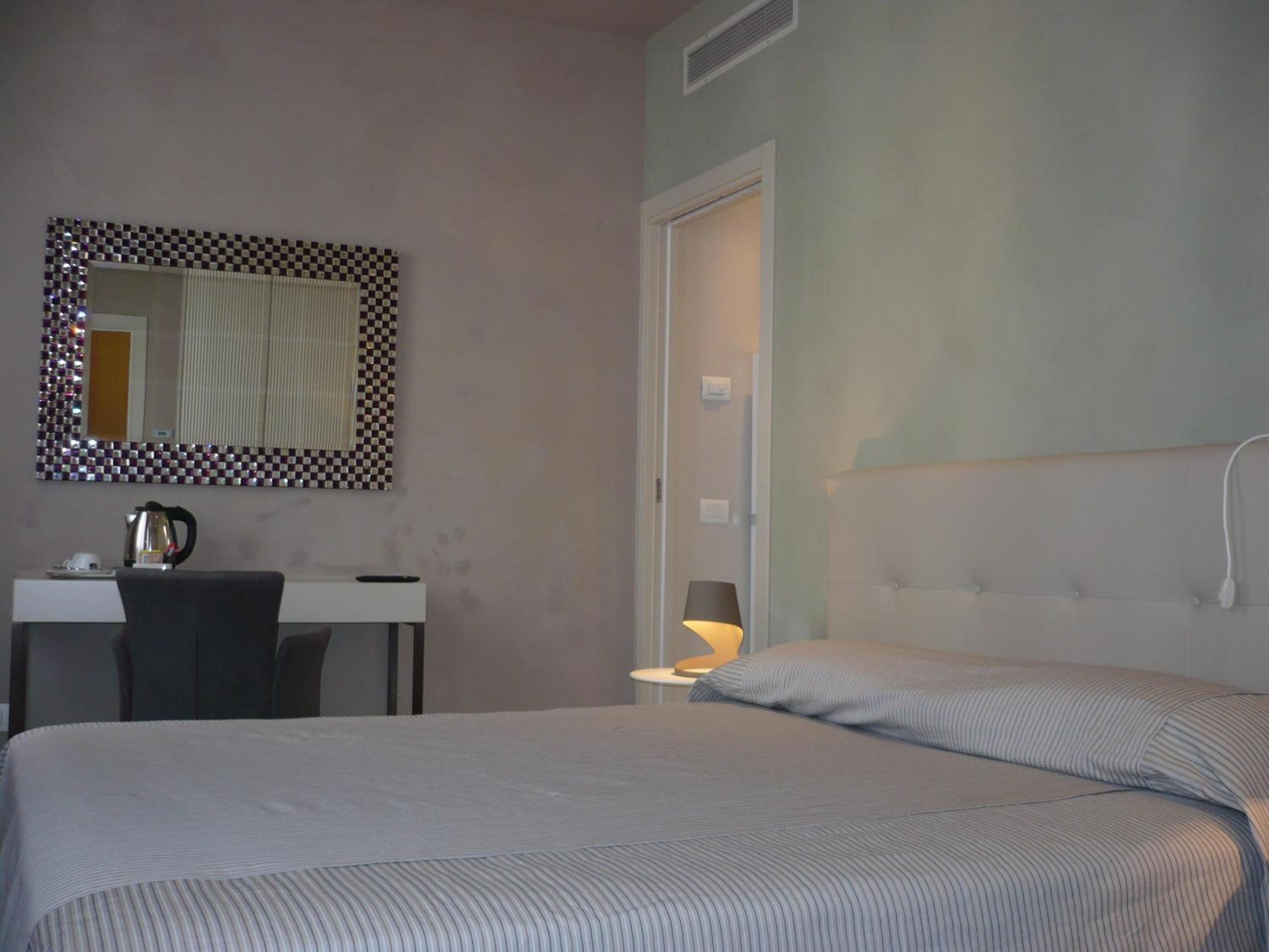2 Bedrooms, Apartment, Separate Building