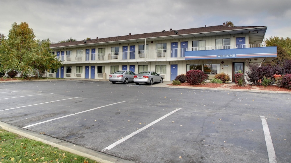Motel6 Des Moines, IA - North 9/61