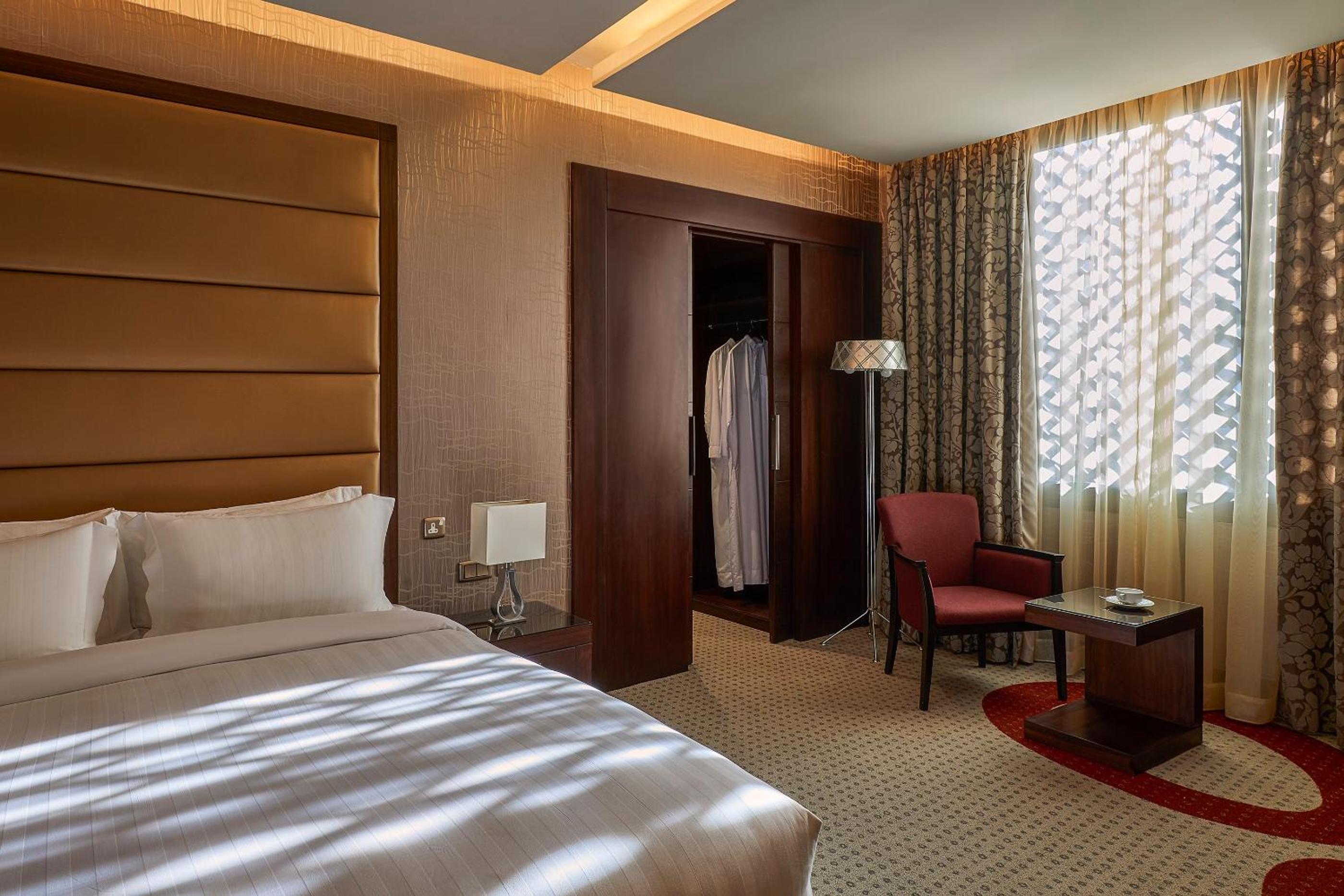 Diplomat, Suite, King Bed