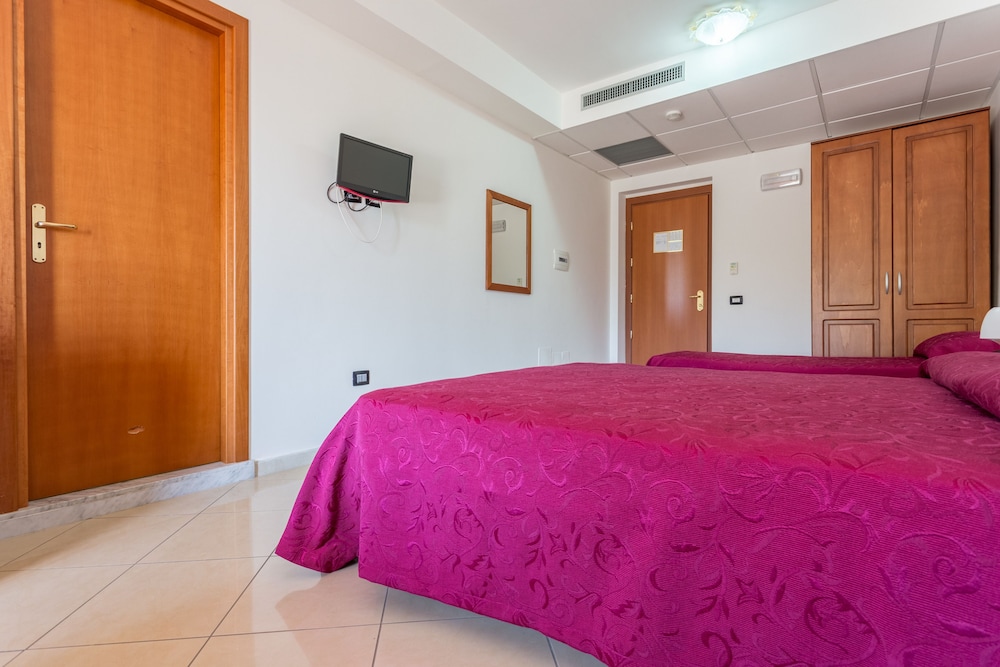 Hotel Plaza 10/50