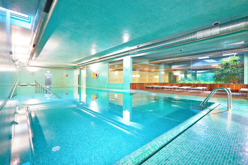 swimming pool spa